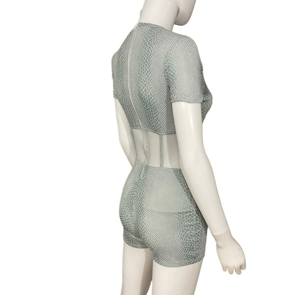 Women Romper Snake Print Mesh Shorts
New - Picture 7 of 8